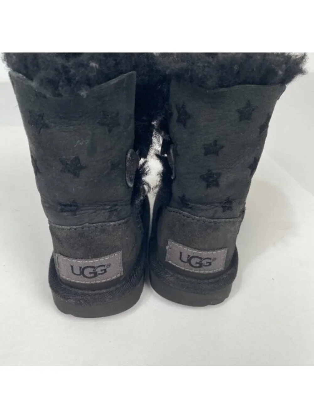 UGG‎ Kid’s Classic Boots Black Star Pattern Size 8 Girls Winter Snow Comfort